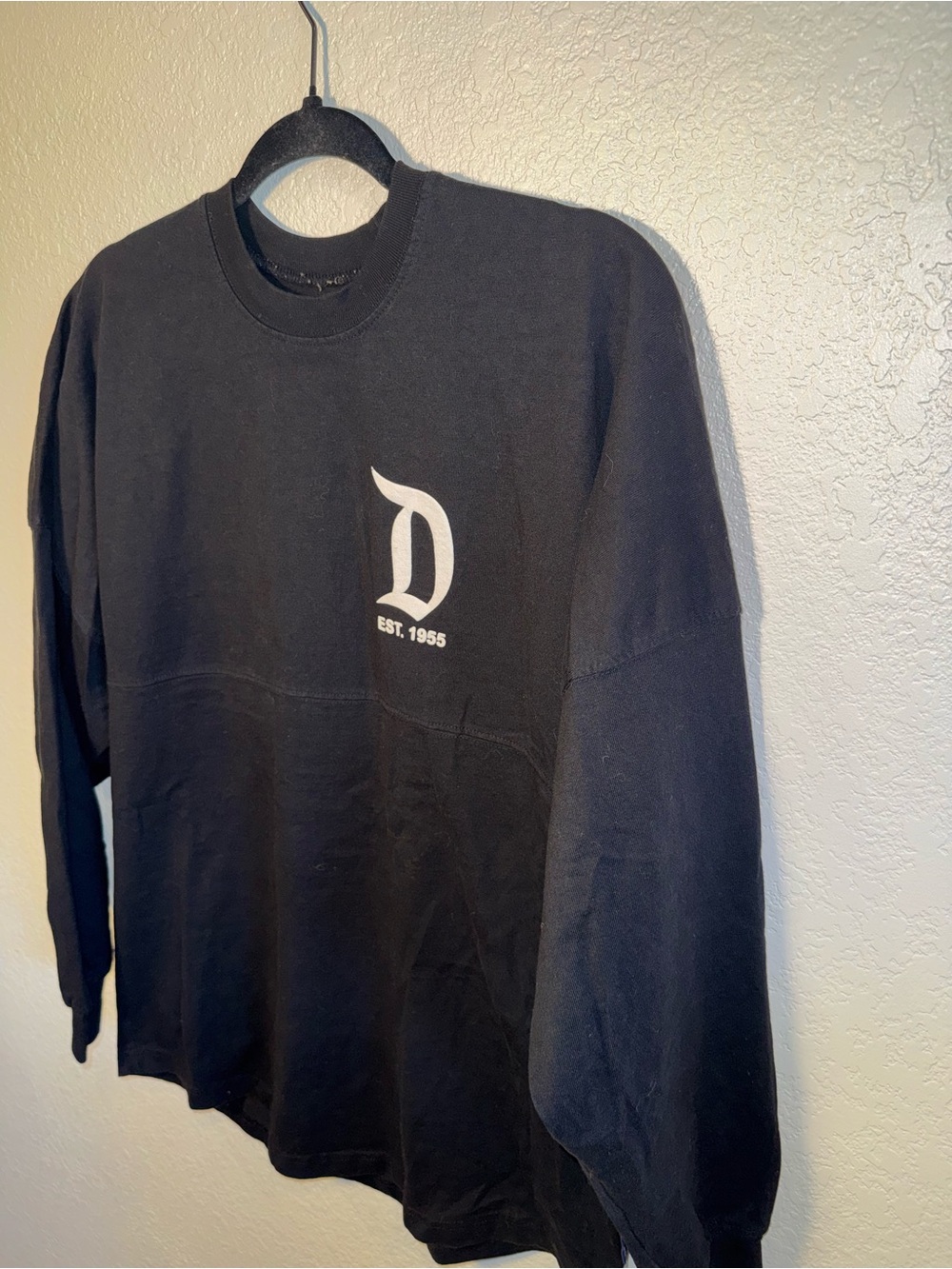 Disneyland Resort Spirit Jersey Long Sleeve Crewneck T-Shirt Black/White Small - Picture 2 of 6
